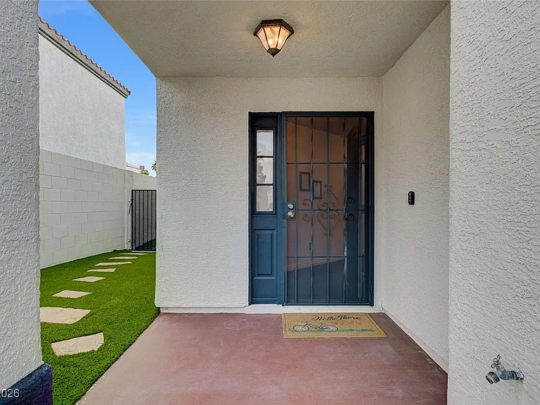 8208 Ogee Dr — Photo 2