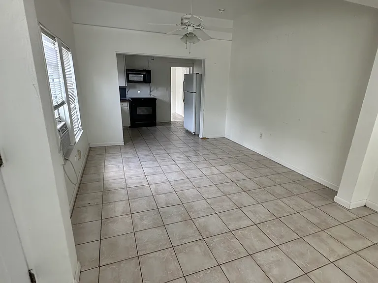 941 Lakeview Rd — Photo 6