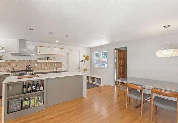 4th image of 2625 E 38th Ave