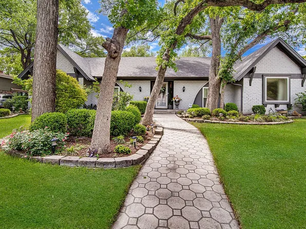 109 Oak Forest Trl, Euless, TX 76039