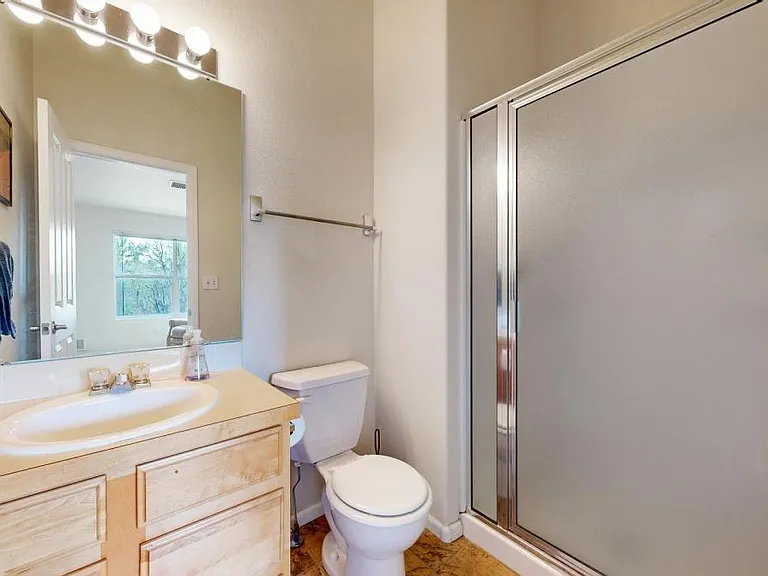 1221 E Prospect Rd — Photo 13