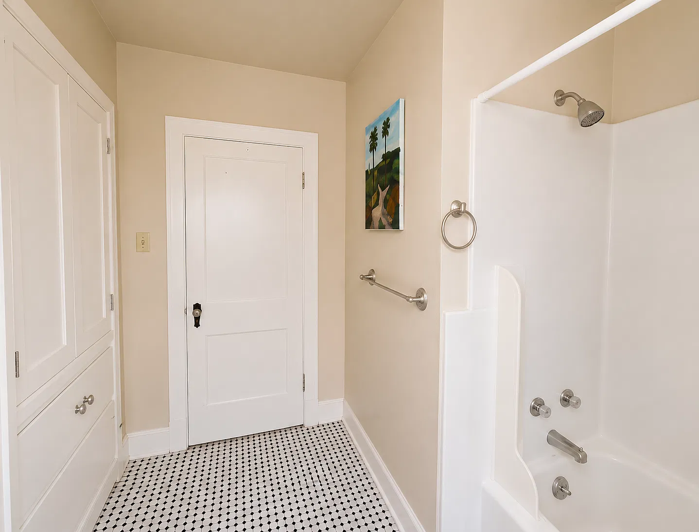 3 bed, 1400 sqft, $1,000 — Photo 1