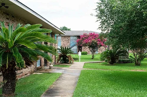 Lux of Lafayette Photo 1