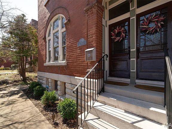 2nd image of 3219 Iowa Ave