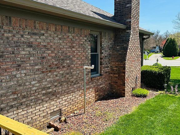 5th image of 1030 Pamela Dr