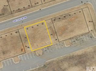 1565 Oak Leaf Dr NW, Hickory, NC 28601