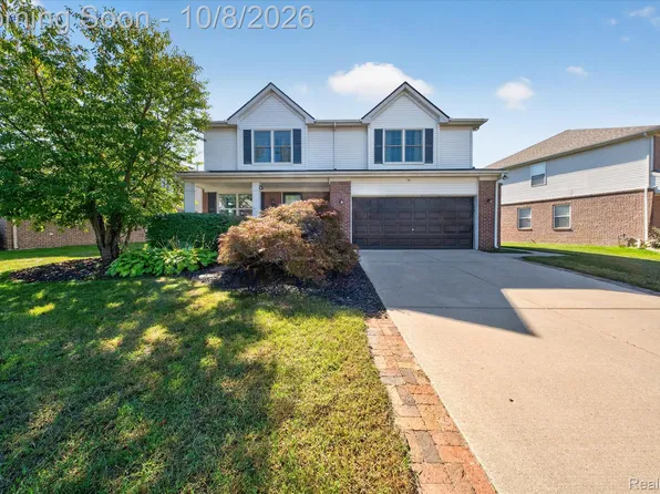 42435 N Cumberland Dr, Belleville, MI 48111