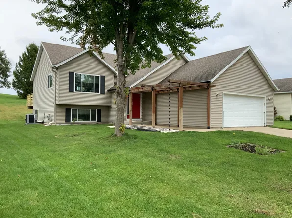 5261 51st St NW, Rochester, MN 55901
