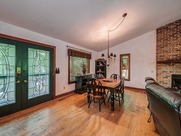 5th image of 1147 Riverview Dr