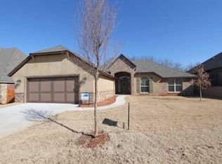 19504 Crest Rdg, Edmond, OK 73012