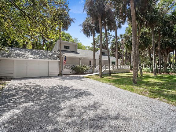 2nd image of 703 Skipjack Rd