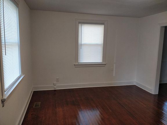3rd image of 5611 Lakeside Ave