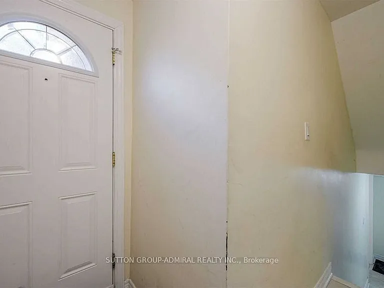 52 Farrell Ave #BASEMENT — Photo 4
