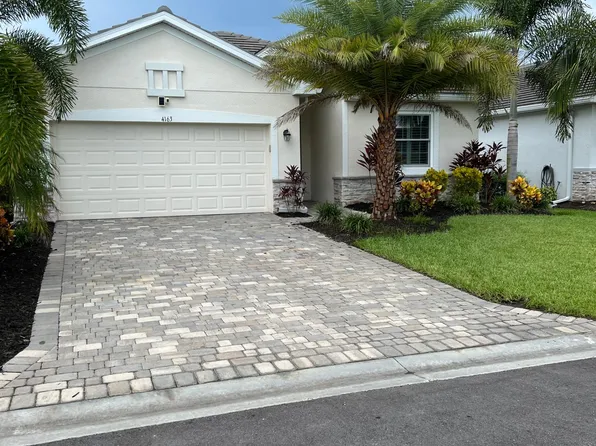 4163 Bluegrass Dr, Fort Myers, FL 33916