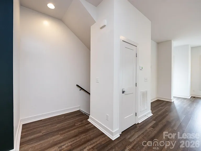 1207 E 36th St #3 — Photo 10
