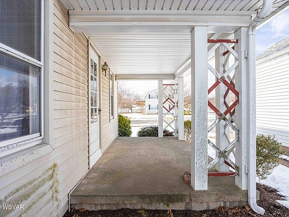 4th image of 1320 Clayton Ave