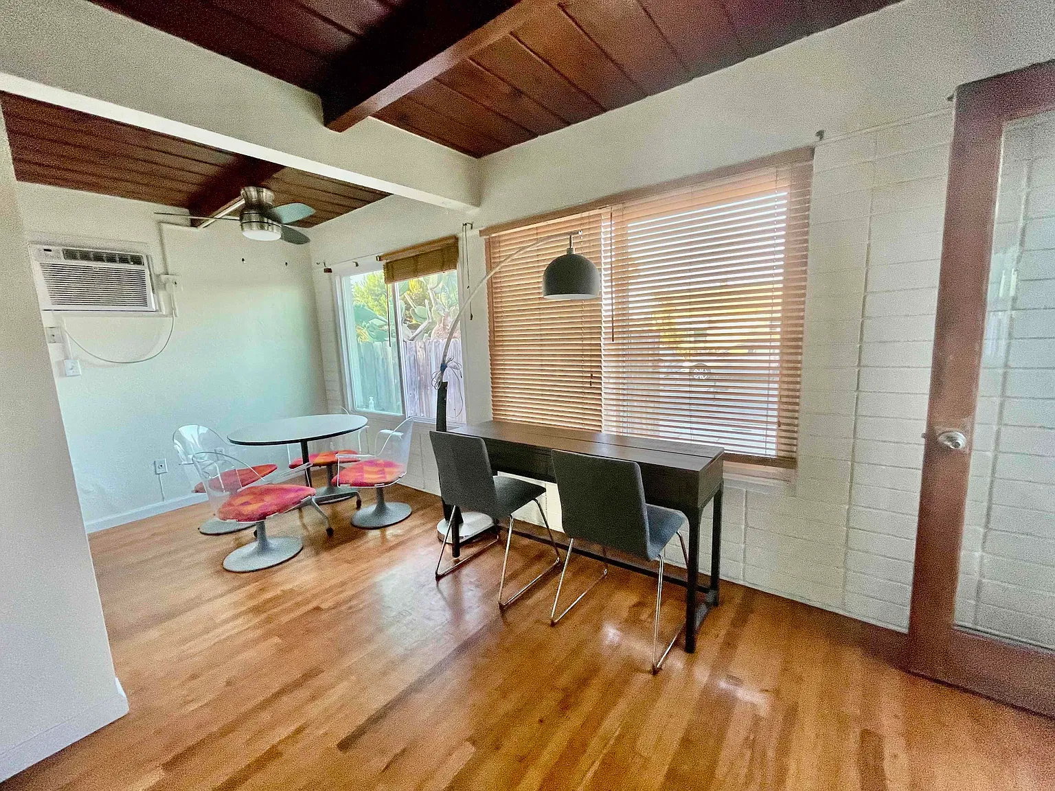 2 bed, 750 sqft, $3,300 — Photo 2