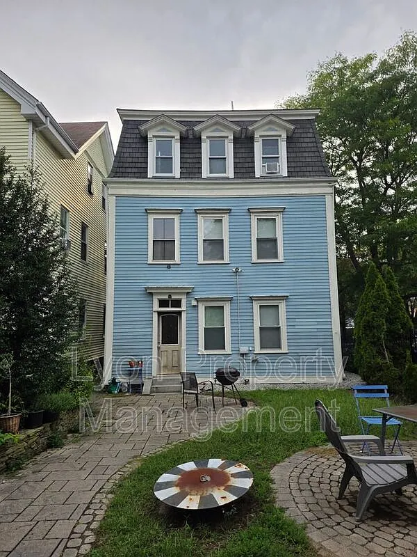 2 bed, 1.0 bath, $1,900 — Photo 1