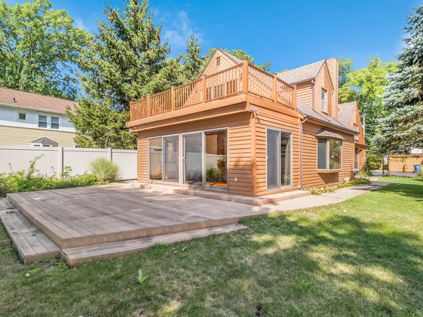 300 E Gull Lake Dr, Augusta, MI 49012