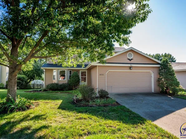 2830 SW Arvonia Pl, Topeka, KS 66614