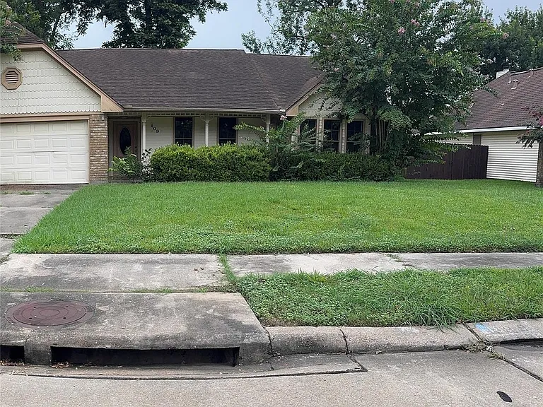 109 Mistletoe St — Photo 15