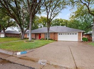 2008 Turf Club Dr, Arlington, TX 76017
