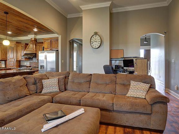 5th image of 216 Tall Oaks Ln