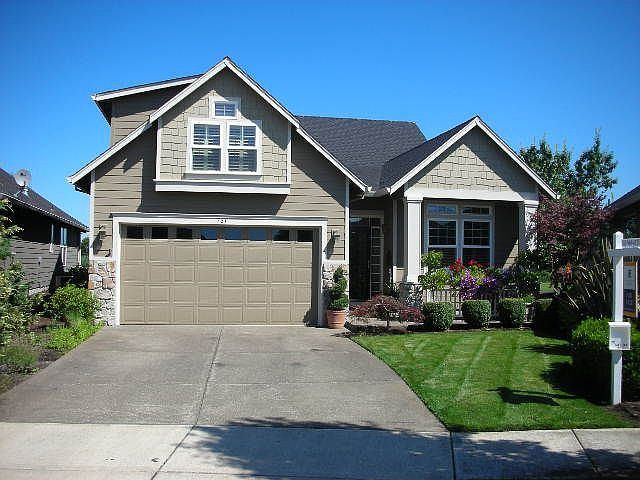 761 Fairwood Crescent