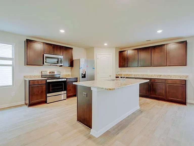 128 Echline St — Photo 8
