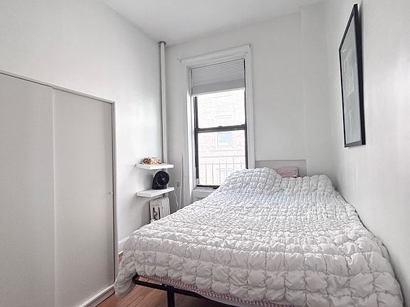 4th image of 259 W 18th St APT 5
