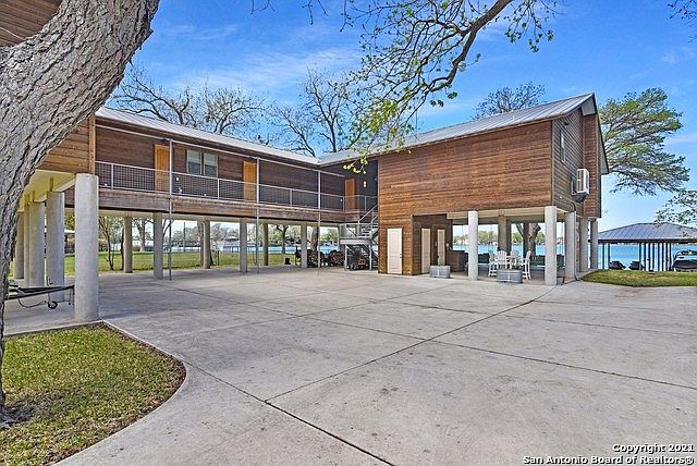 1st image of 130 Isle Of View Dr