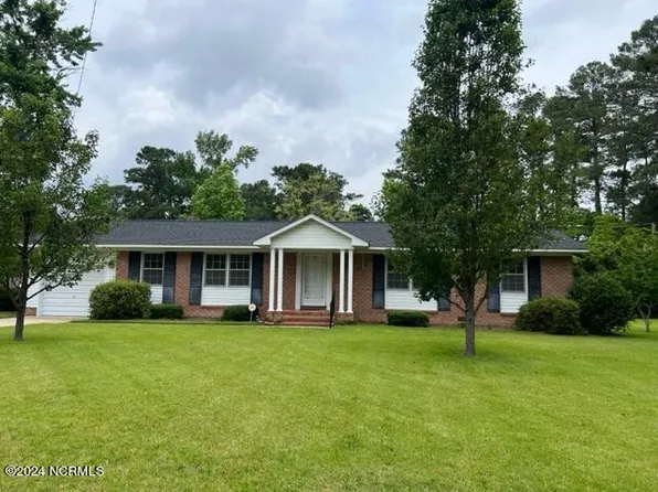 1304 Charles Drive, Laurinburg, NC 28352