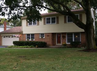 1210 Delles Rd, Wheaton, IL 60189