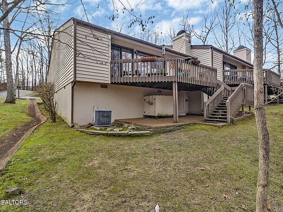 5th image of 388 Lake Catherine Ct