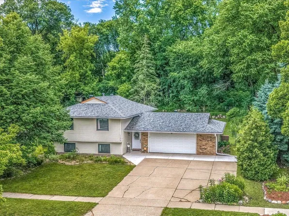 13201 Everest Ave, Apple Valley, MN 55124