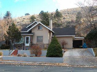 327 S E St, Lakeview, OR 97630