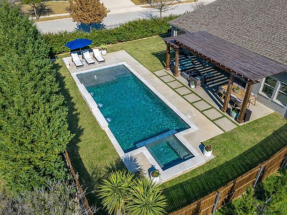 4th image of 201 Bluestem Ln