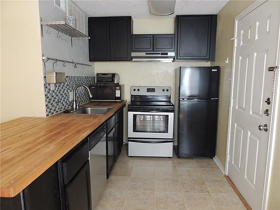 5th image of 3101 Sondra Dr APT 304