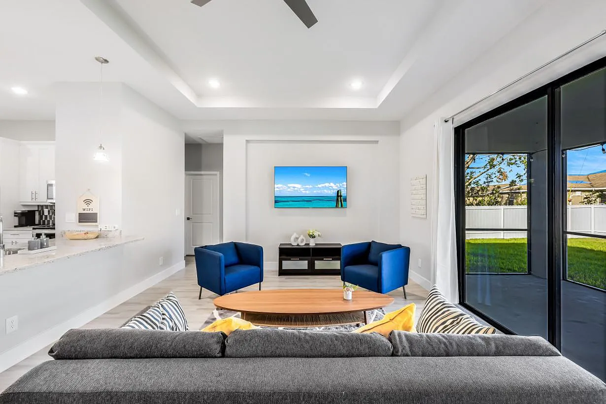 3 bed, 1800 sqft, $2,300 — Photo 3