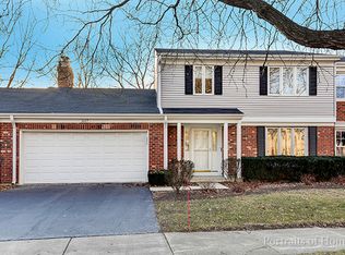 1617 Mirror Lake Dr, Naperville, IL 60563