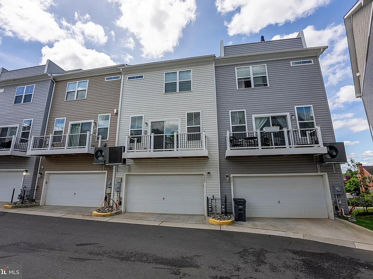 6069 Dreher Ct — Photo 22