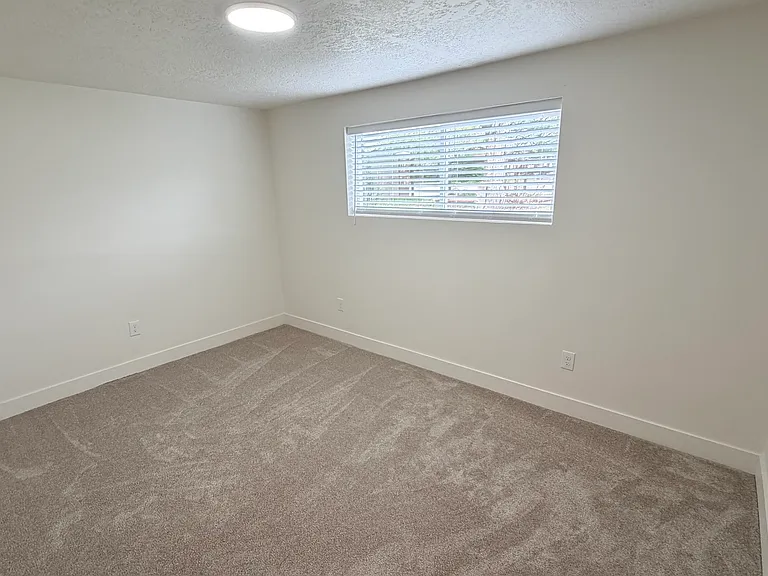 6531 S 3795 W — Photo 9