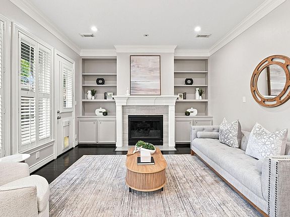 5th image of 2211 Augusta Dr APT 1
