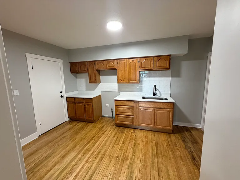 3312 E 136th St #1F — Photo 8
