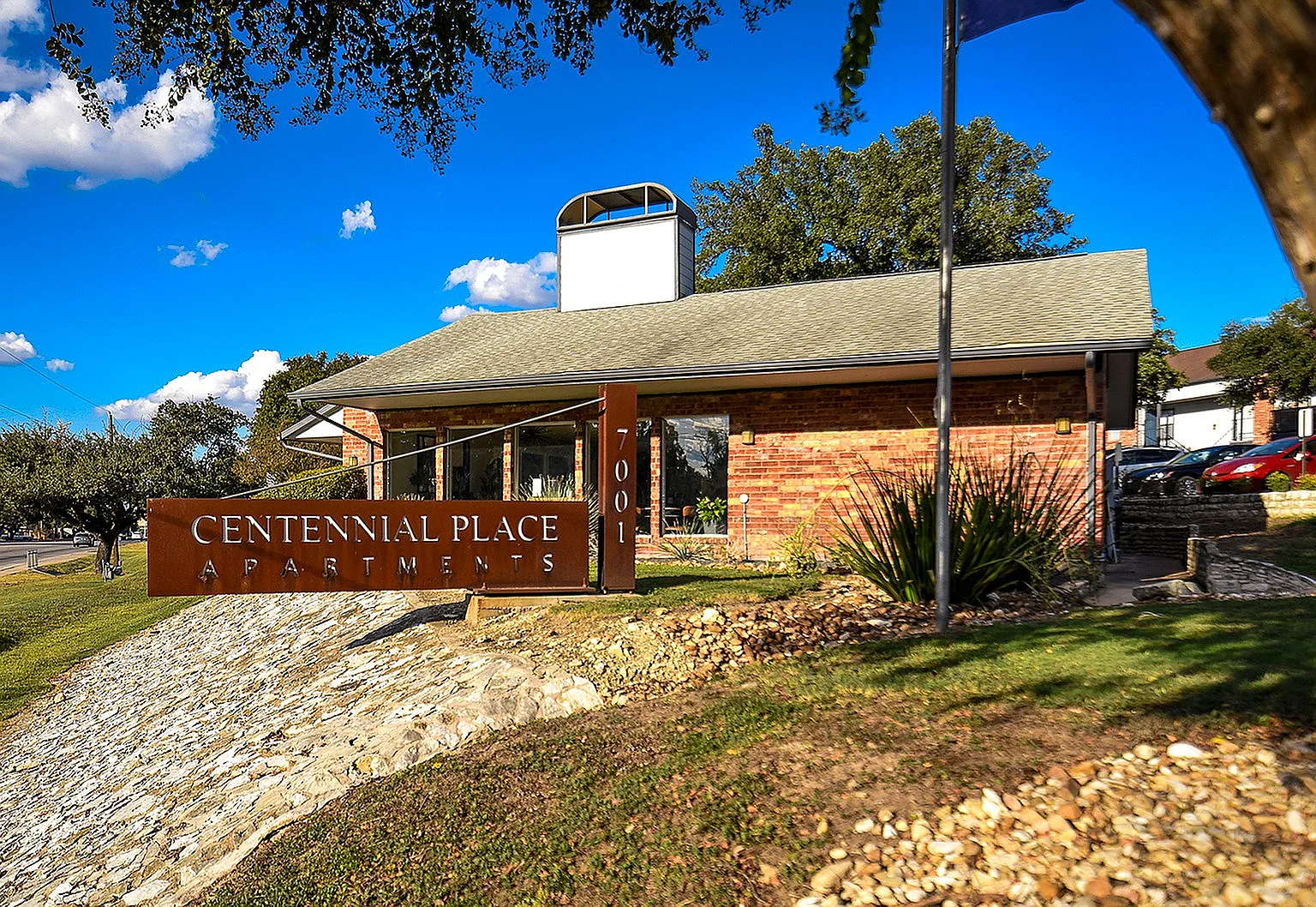 Centennial Place Apartments — Photo 1