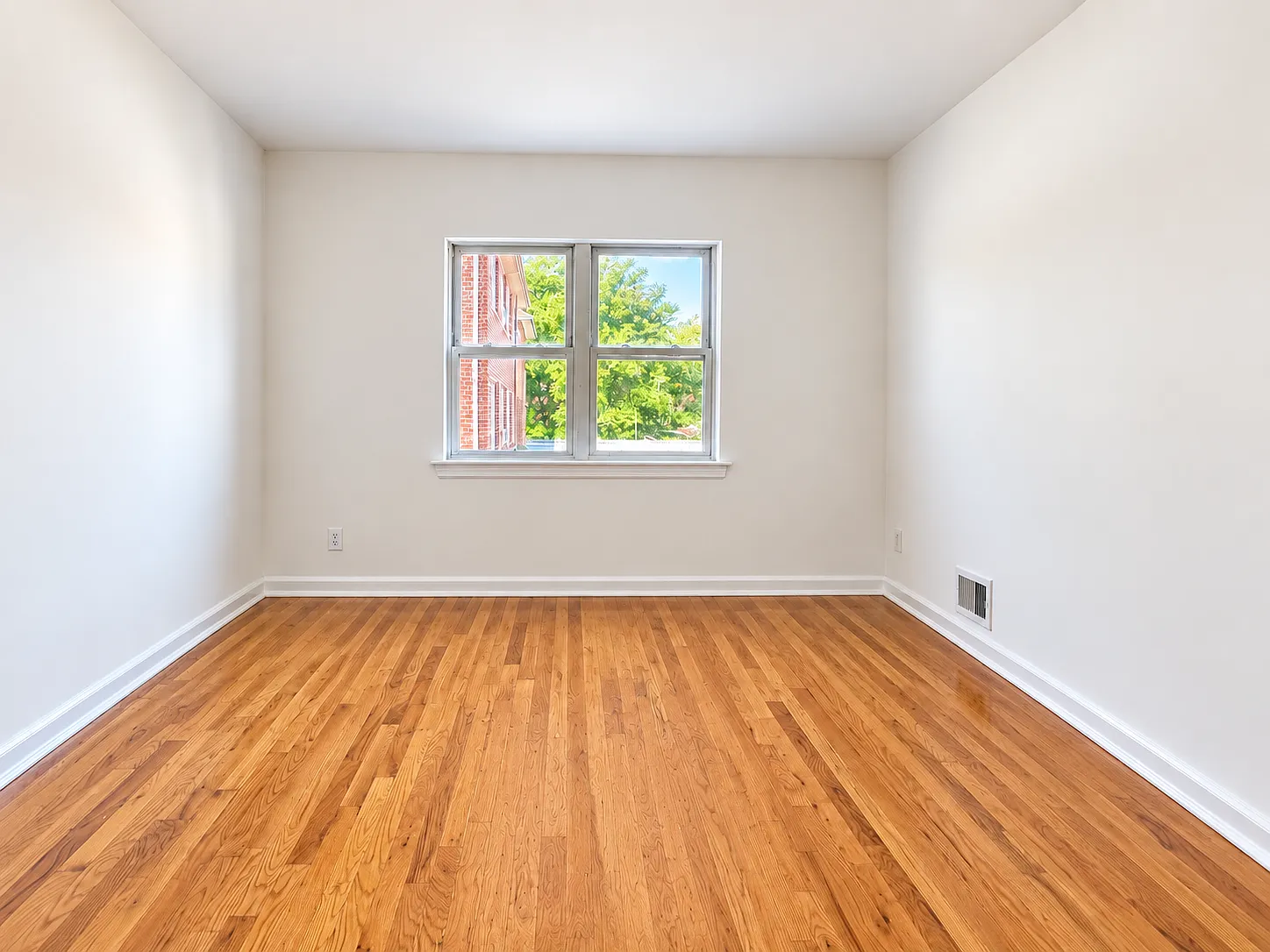 2 bed, 1000 sqft, $3,100 — Photo 4