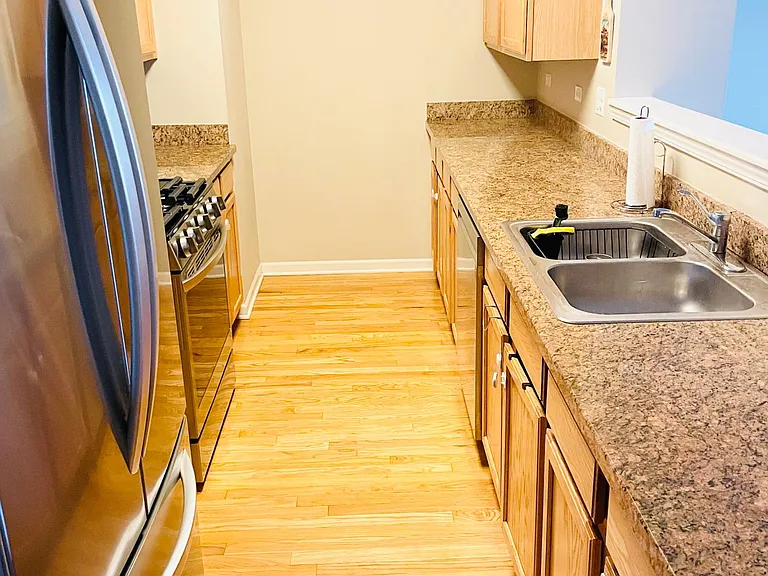 343 W Old Town Ct #301 — Photo 4