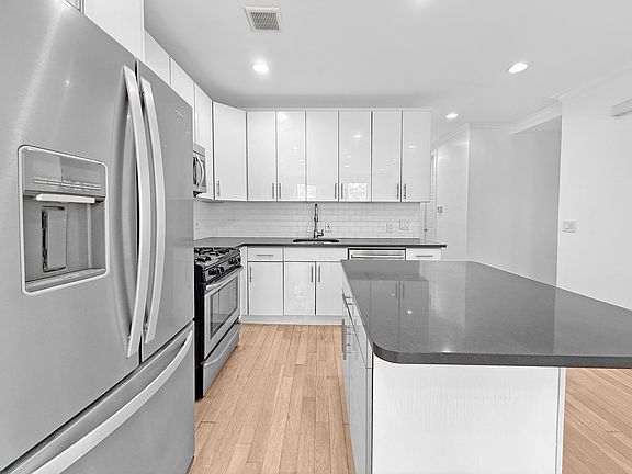 4th image of 1592 Saint Marks Ave #1