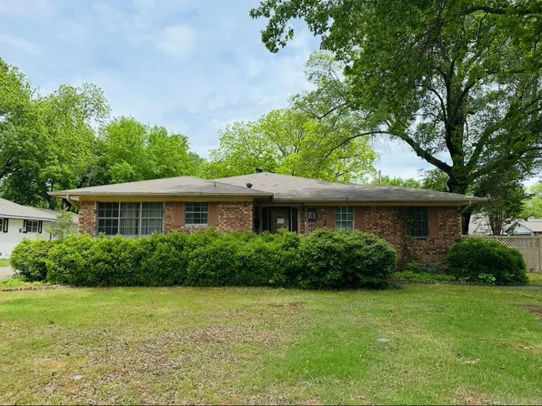 952 Donaghey Ave, Conway, AR 72034