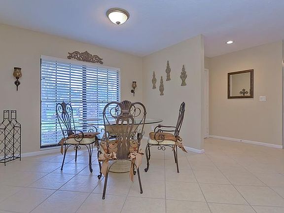 5th image of 16533 Silverhill Dr
